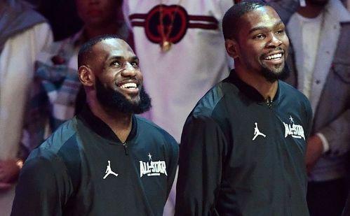 名记惊人爆料詹姆斯视频,名记爆料揭示篮球巨星真实一面  第2张